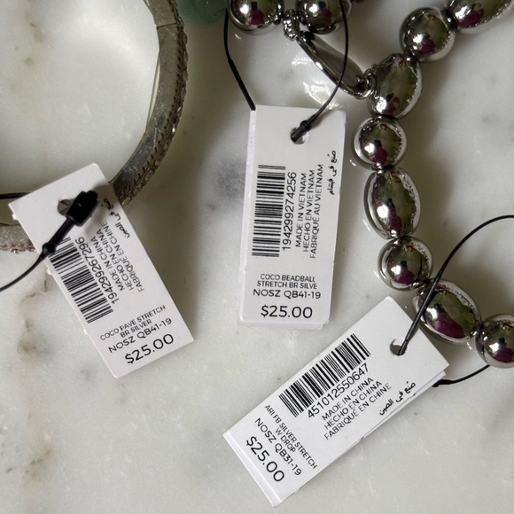 NWT Chico’s Set of 3 Silver Stretch Bracelets Beaded & Crystal Holiday Gift - Picture 10 of 10